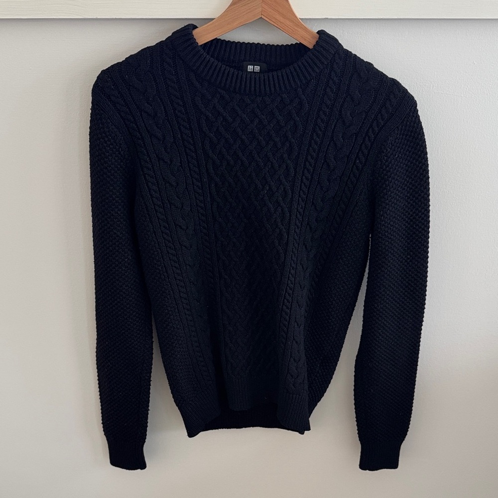 Uniqlo Women’s Classic Fisherman Cable Knit Sweater Pullover Navy Size XS